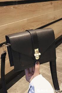 小包女斜挎网红手机包包,小包女斜挎网红手机包包，时尚与实用并存