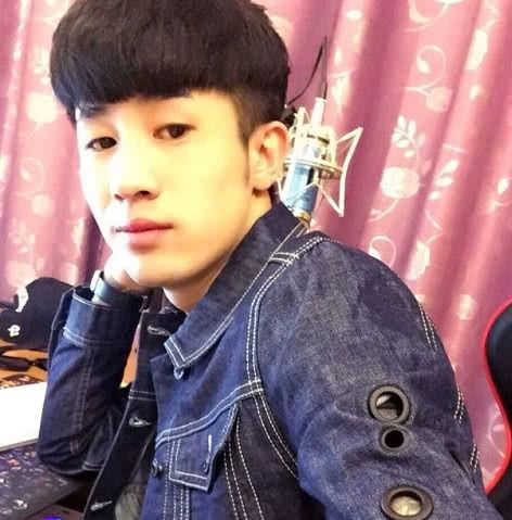 西红柿网红男快手,魅力四溢的田间达人