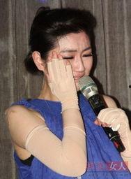 怀孕明星哭,明星妈妈们的感人瞬间